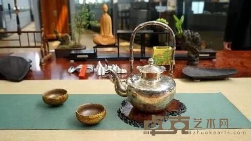 杨庆和款竹节提梁·荷叶盖·錾刻牡丹银壶