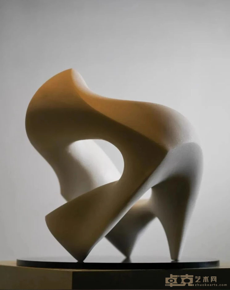 《2018年No.9》 程一峰 30.5x30.5x35cm 2018年 汉白玉版