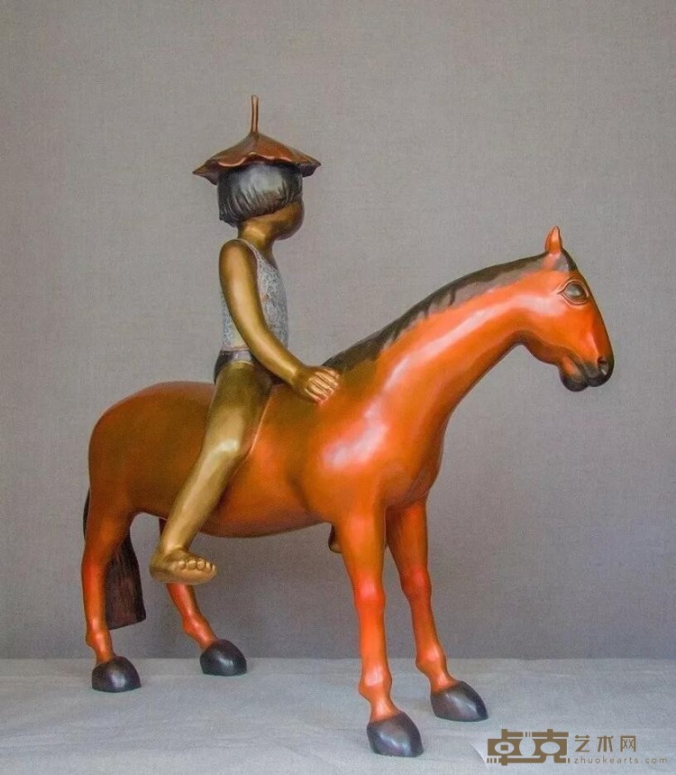 《穿越人海，只为和你相拥》 张慧 85x36x71cm 青铜雕塑