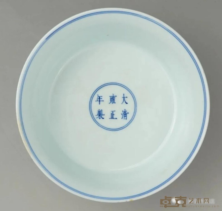 《景德镇窑霁蓝釉白花莲池鱼藻纹碗》 高8cm，口径17.2cm 清雍正
