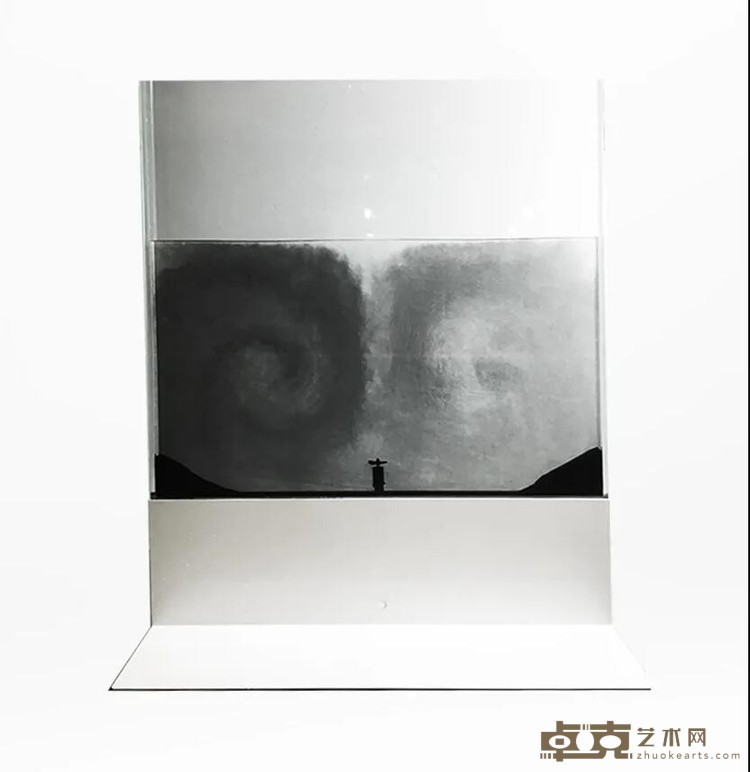 《云卷云舒》 汤杰 140x170x8cm_6 2019年 沙子、水、透明盒、电子控制元件