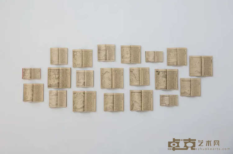 《闺范》 彭薇 尺寸可变 2019年 数码打印 装置