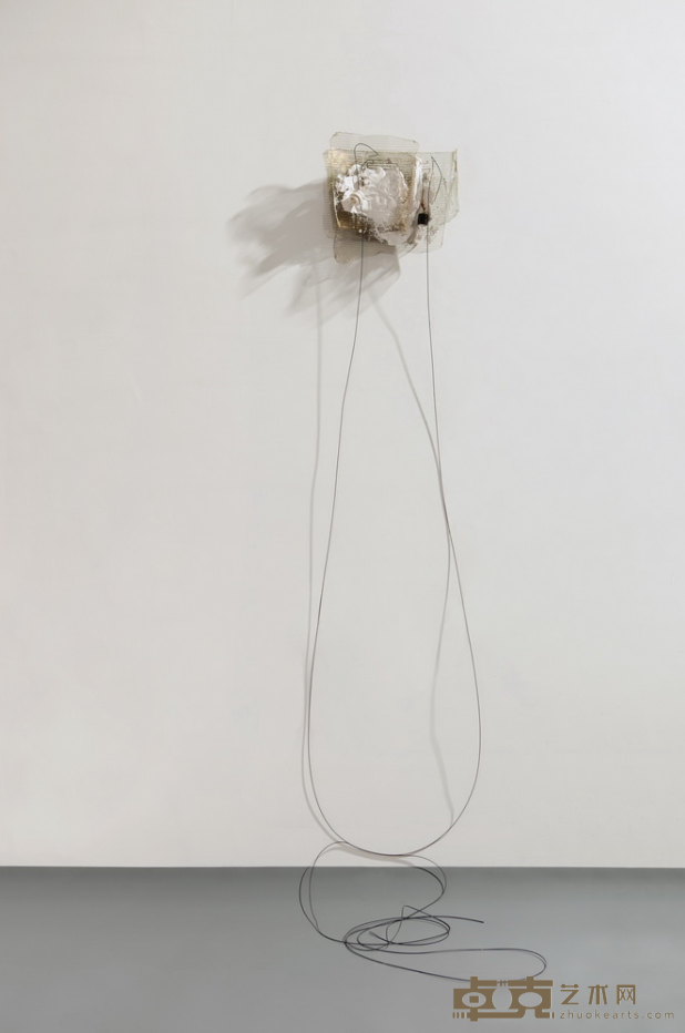 《夜晚》 刘符洁 65x300x30cm 2017年 石膏，镀锌铁丝网，包塑，金属线