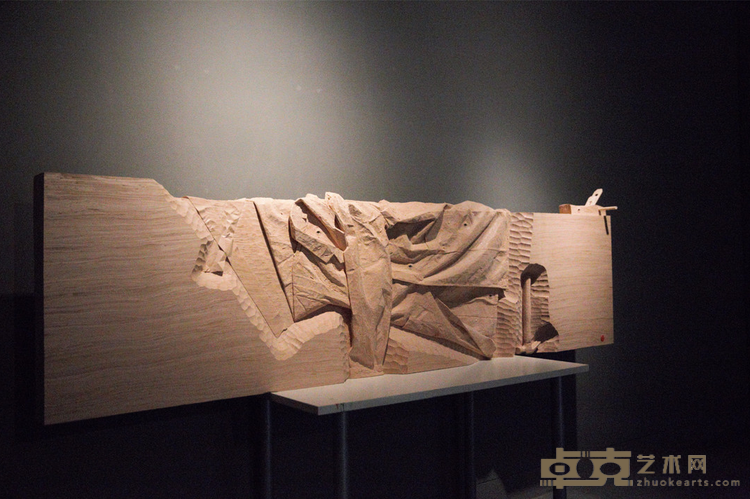 《雕塑家之躯》 马文甲 75x20x250cm 2018年 综合材料
