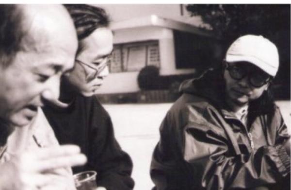 1998年，余友涵（左）、陈小如（中）、丁乙（右）在上海工艺美校