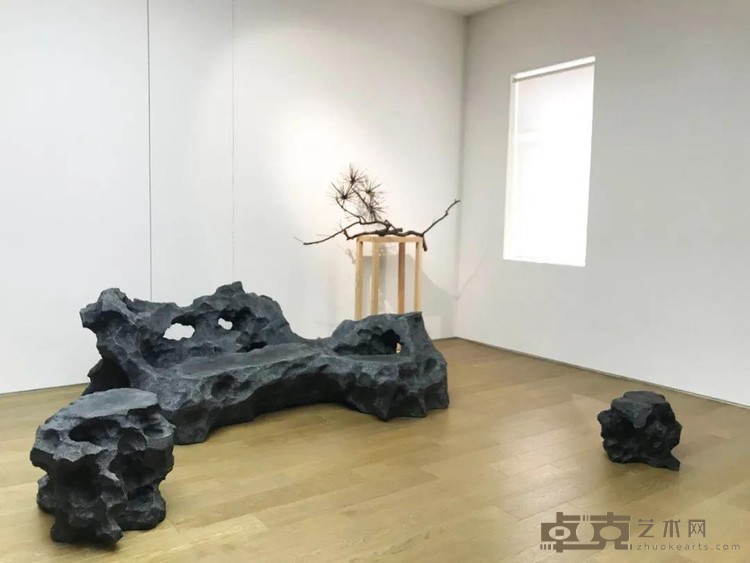 《一组假山石》 史金淞 高分子环保阻燃型材料与防潮耐高温涂料