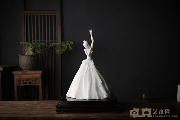 《中国白拾巧系列【花语霓裳】》 曾巧霞