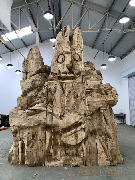 《正在显形》 陈曦 400x300cm 双面樟木雕刻