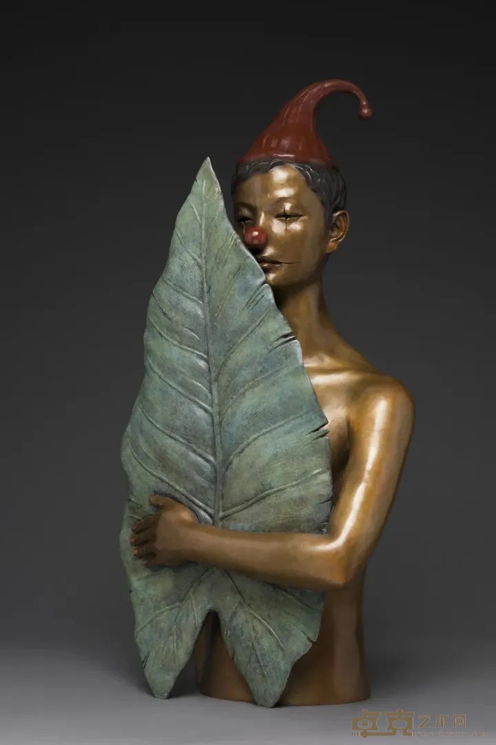 《爱的权利》 闫磊 102x32x48cm 2015年 青铜化学着色