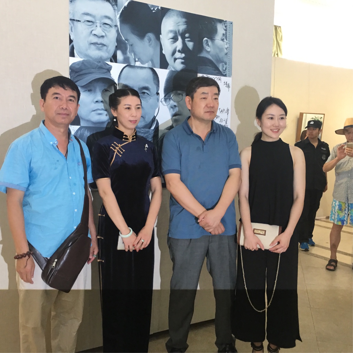 于戴河庭院艺术馆主持“十一家 油画展”