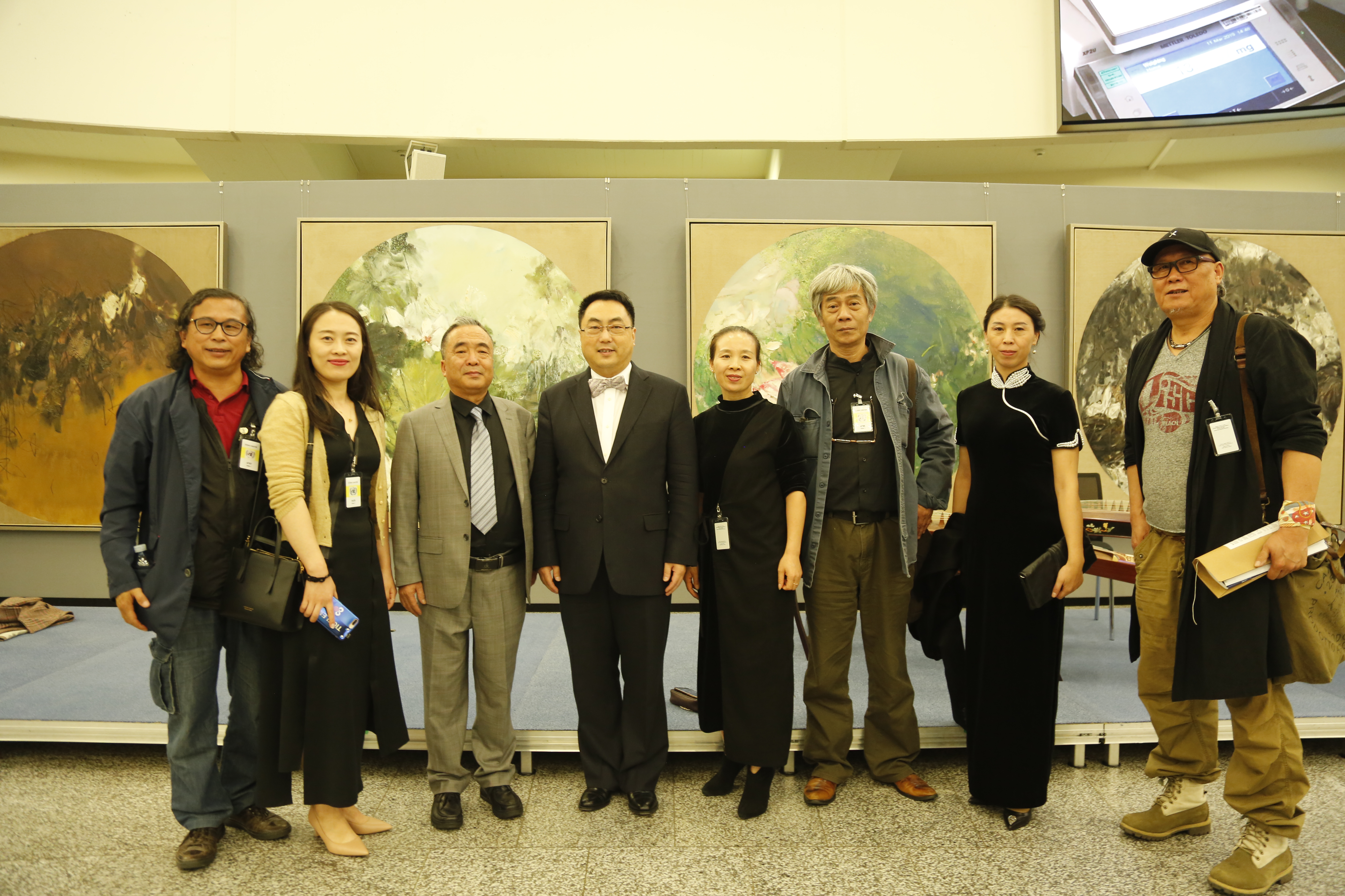 参加”中欧艺术双年展“与驻奥大使王群及随行艺术家合影