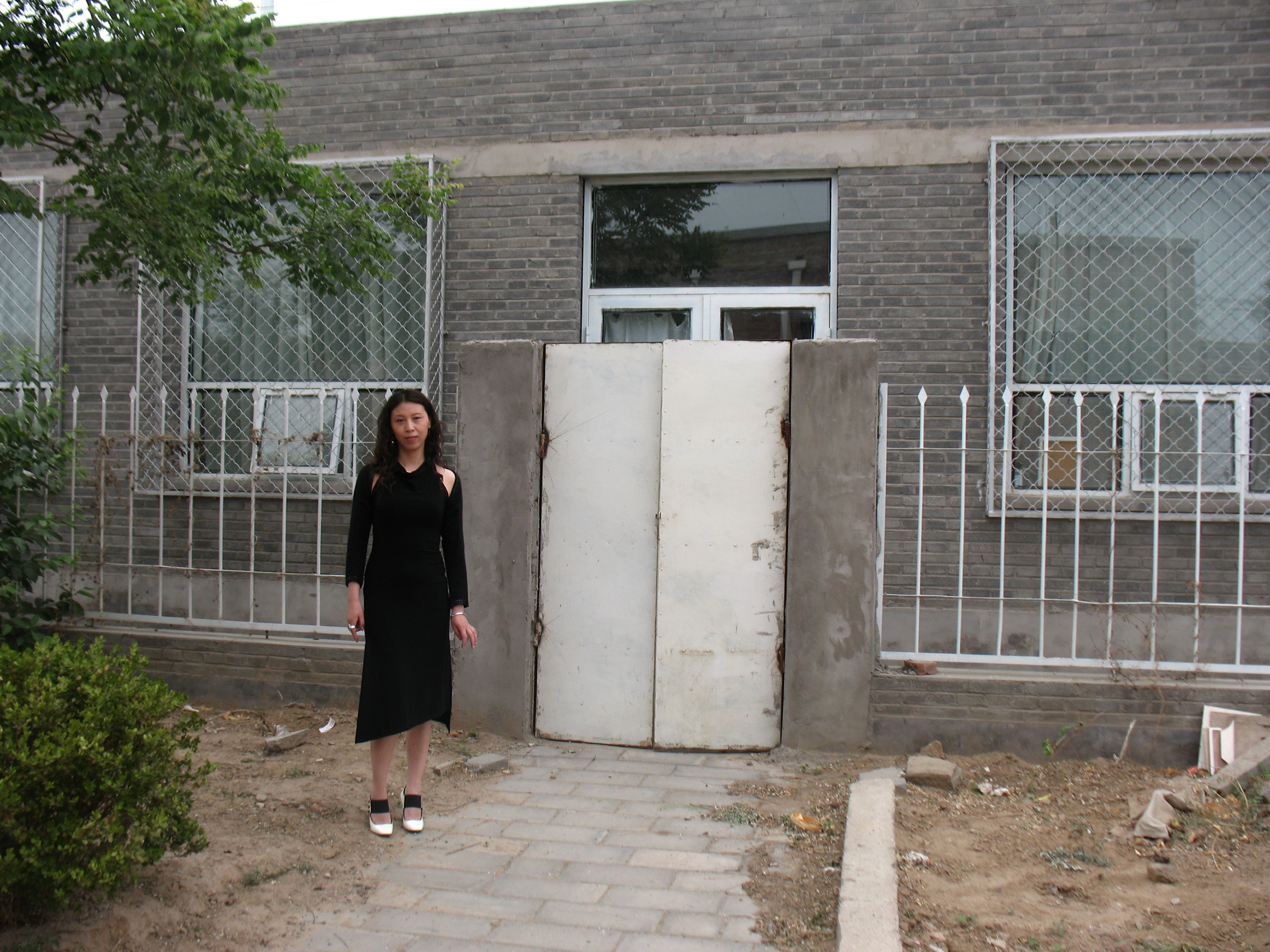 2008年在宋庄工作室门前