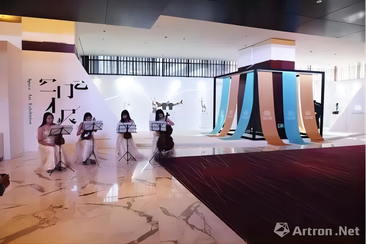 “遇无界·驭未来”雕塑艺术展华丽开幕