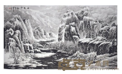 峡谷雪峰 