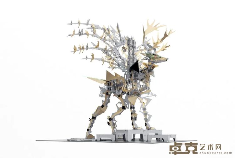 席时斌 Hsi Shih-Pin精灵之鹿 Deer of Das Geistliche2022锈钢、钛金、黑铬、粉水晶、丙烯Stainless Steel, Titanium Plating, Chrome Plating, Rose Quartz, AcrylicH205 x L240 x W203 cm (双翼闭合宽132cm)