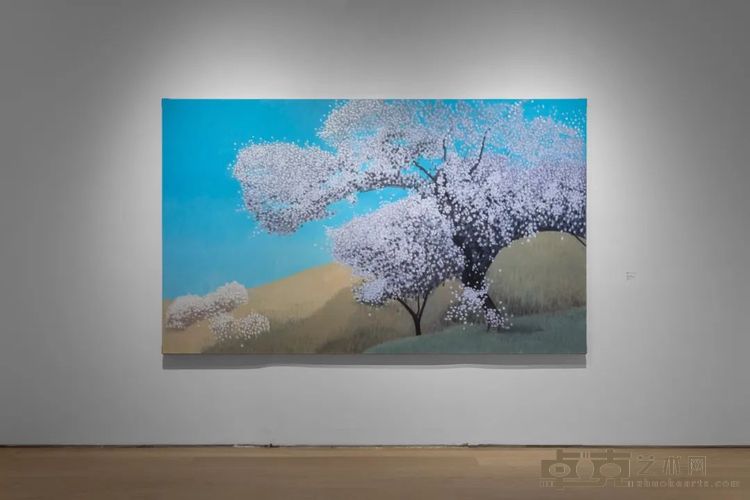 郭隆耀，《杏花云-20240807》，布面油画，180 × 300 cm，2022-2023