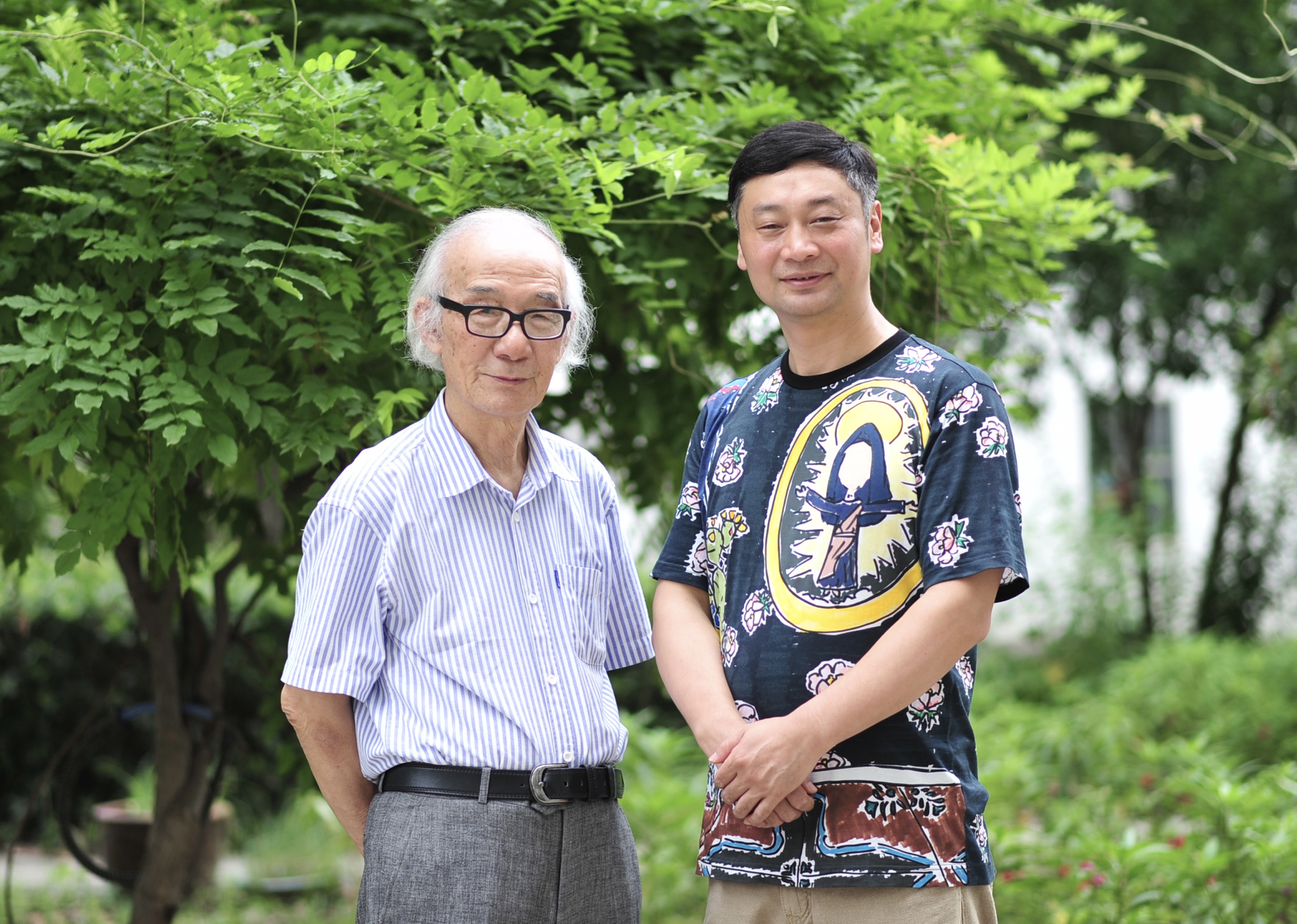 墨藤经纬：  论李俊花鸟画的学院基因与文化转译