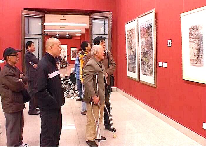 2008-3-24 在北京中国美术馆“王敬恒艺术暨捐赠作品展”展览现场